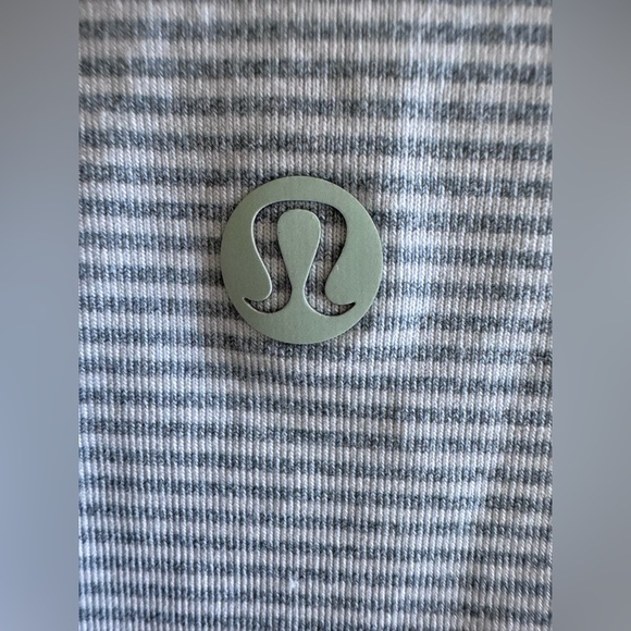 Lululemon The Fundamental T Size XL Short Sleeve, Blue/Gray & White Stripe EUC - Picture 5 of 7